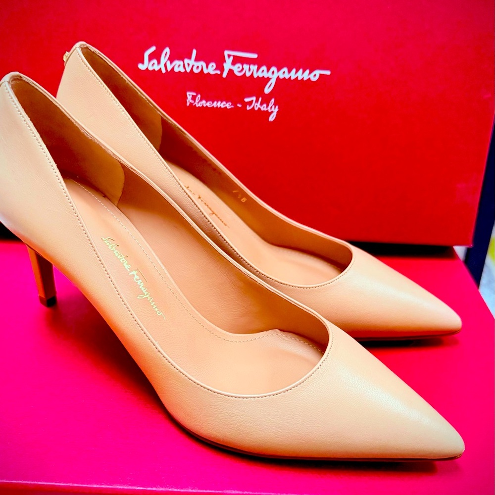 Ferragamo Nude Heels 7 1/2
